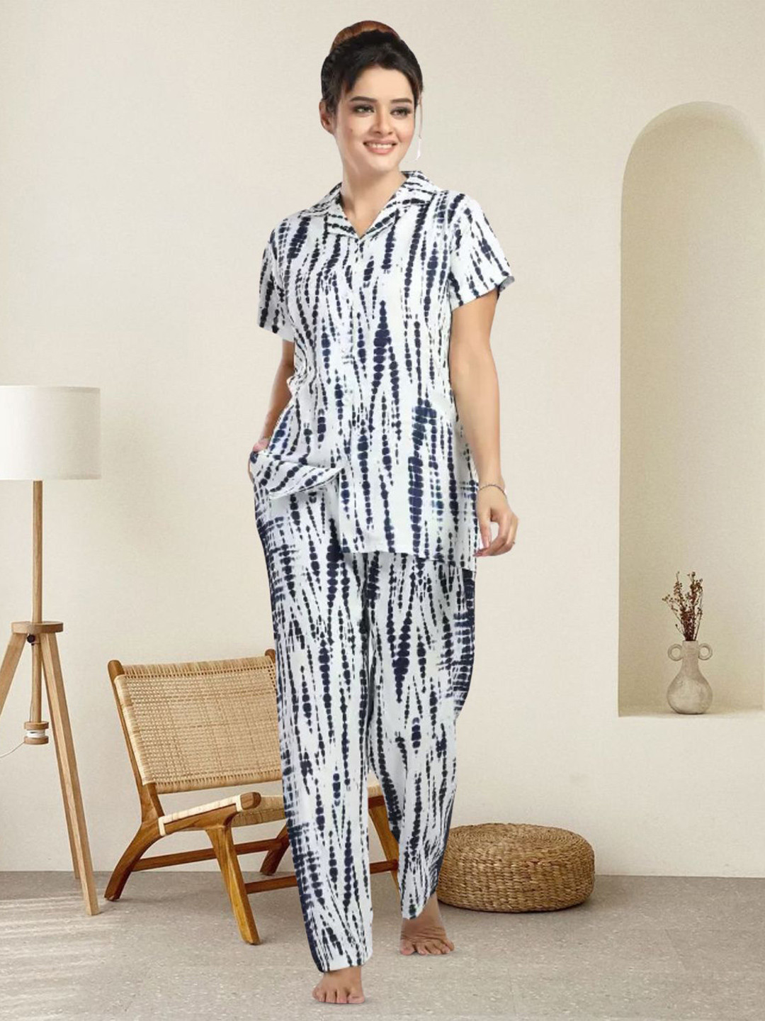 

Aartej Women Printed Night suit, Navy blue