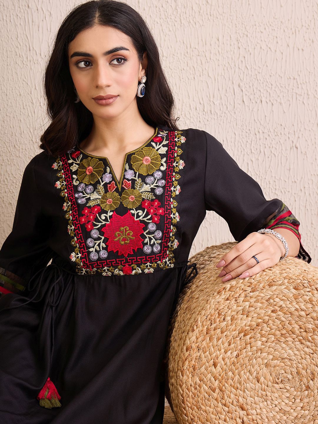 

Indo Era Women Yoke Design Empire Thread Work Liva Kurta with Trousers, Black