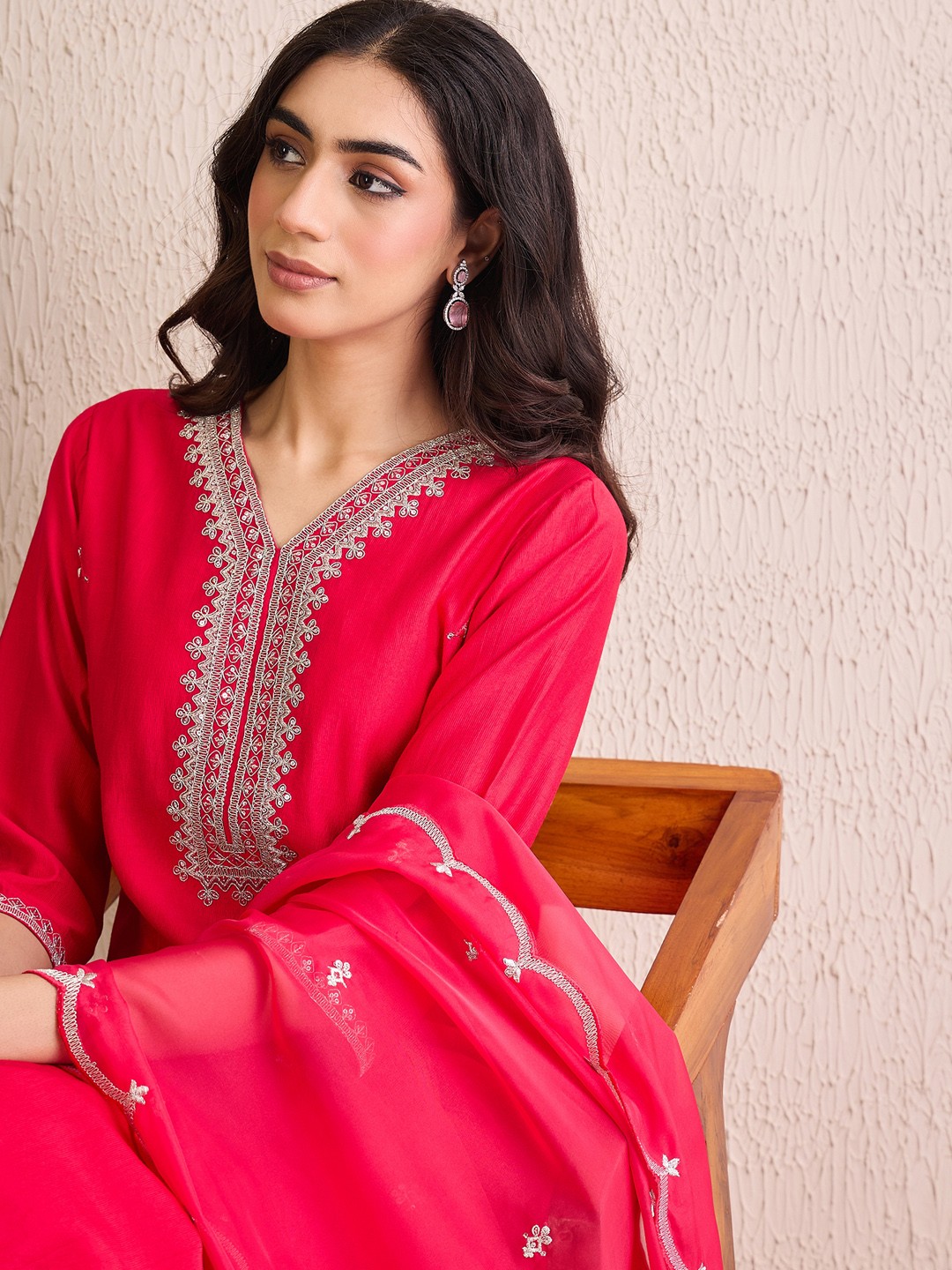 

Indo Era Women Floral Yoke Design Regular Liva Kurta with Trousers & With Dupatta, Pink