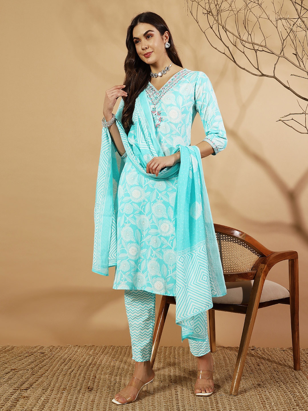 

IkDaiya Floral Printed Mirror Work V-Neck Pure Cotton Straight Kurta & Trouser & Dupatta, Blue