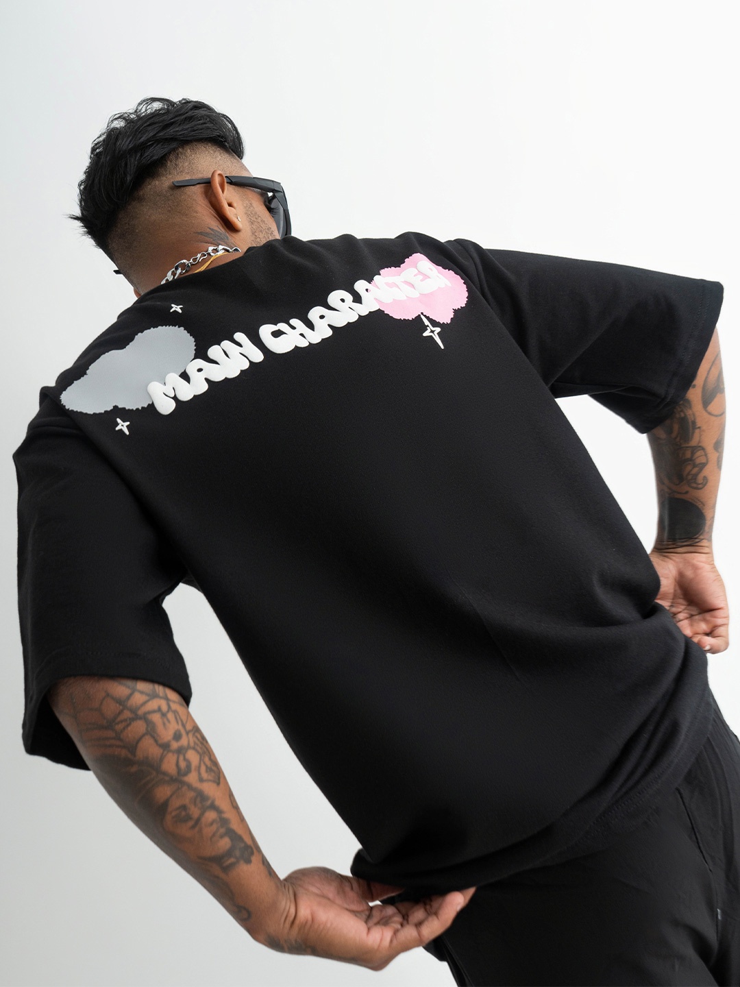 

Main Character India Unisex Typography Printed Drop-Shoulder Sleeves T-shirt, Black