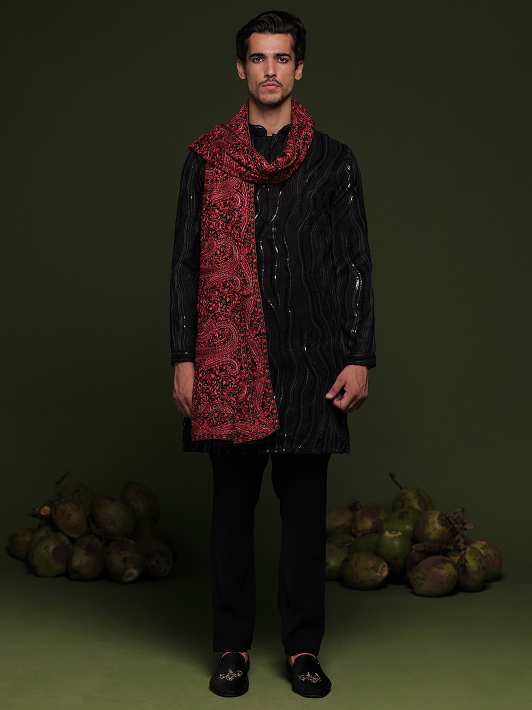 

KALPRAAG Abstract Embroidered Mandarin Collar Sequinned Kurta With Trousers & Dupatta, Black