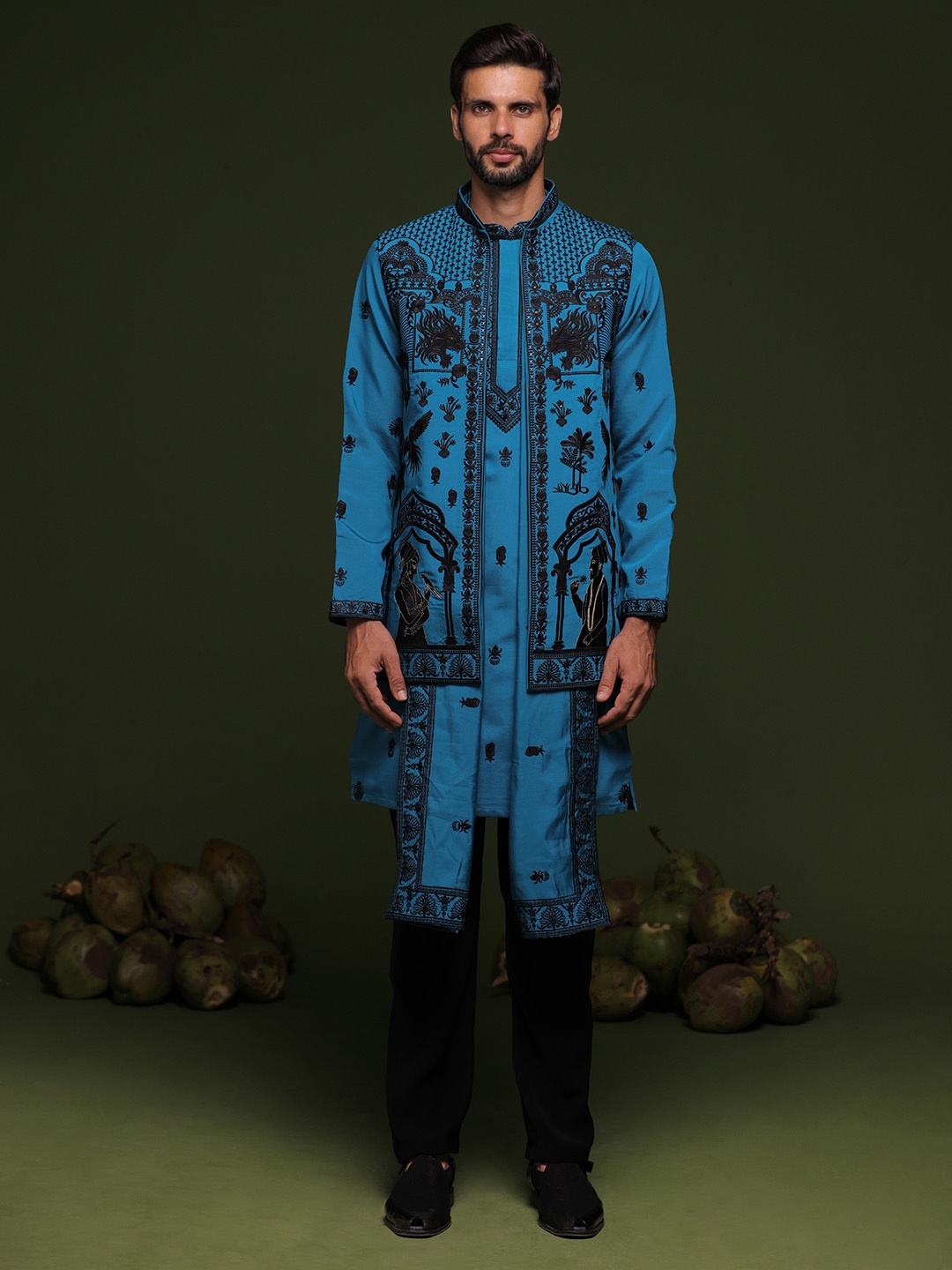 

KALPRAAG Ethnic Motifs Embroidered Mandarin Collar Straight Kurta Set With Jacket, Blue