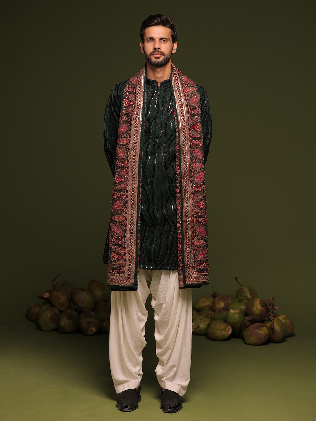 

KALPRAAG Ethnic Motifs Embroidered Mandarin Collar Straight Kurta with Patiala & Dupatta, Green