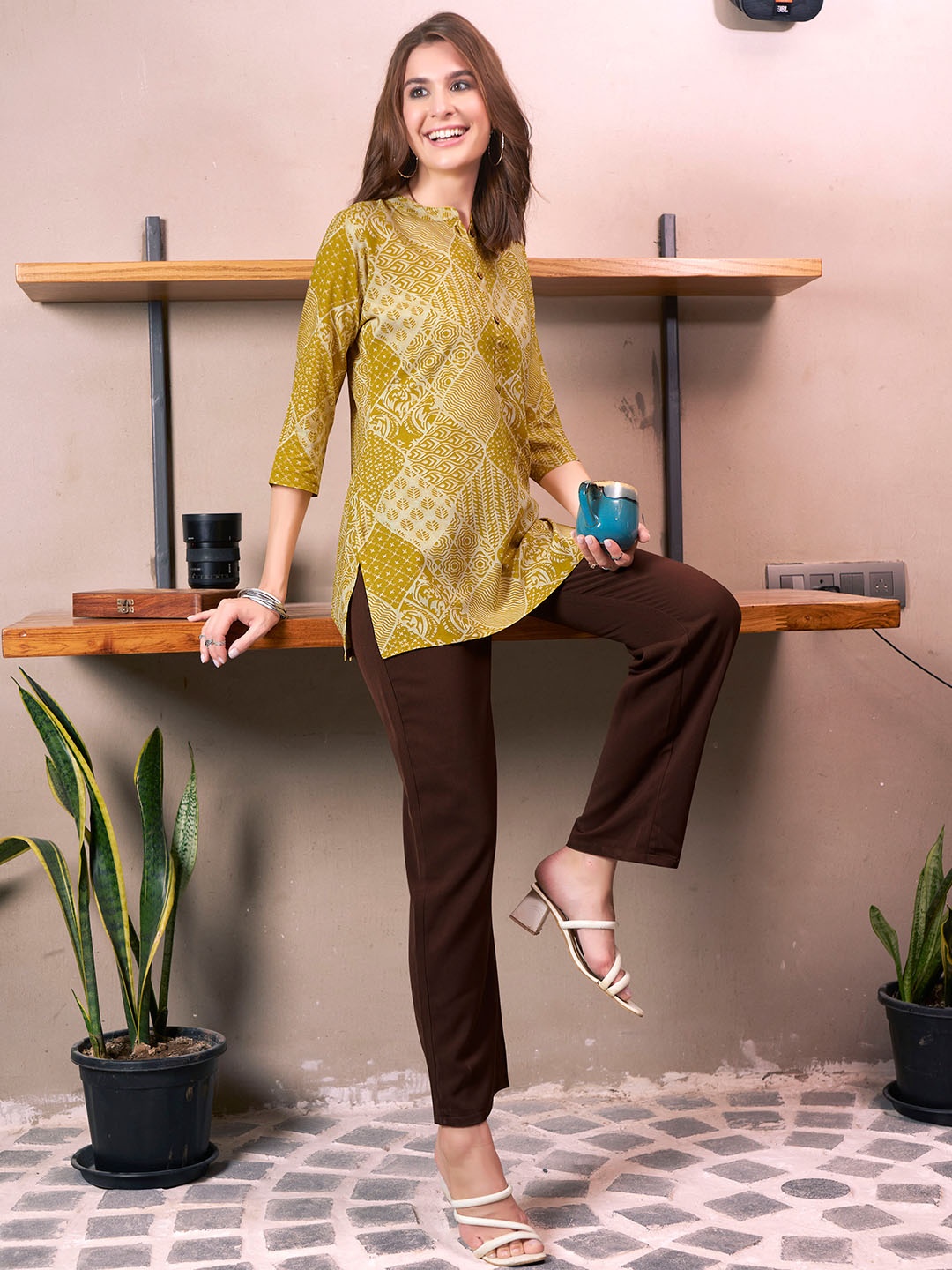 

Anouk Rustic Geometric Printed Pure Cotton Kurti, Mustard
