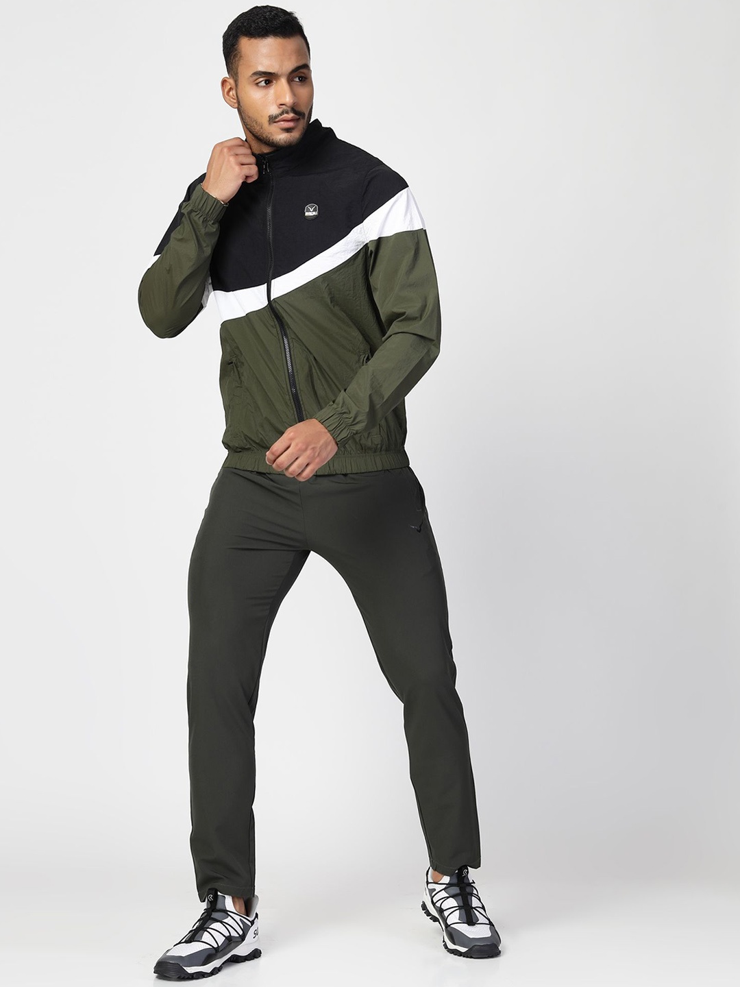 

Invincible Men Outdoor Jacket, Olive