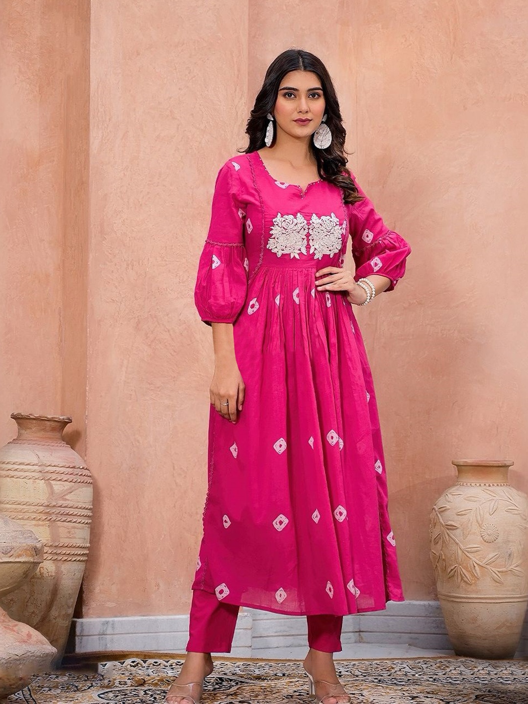 

GoSriKi Women Floral Printed Regular Kurta with Trousers, Pink