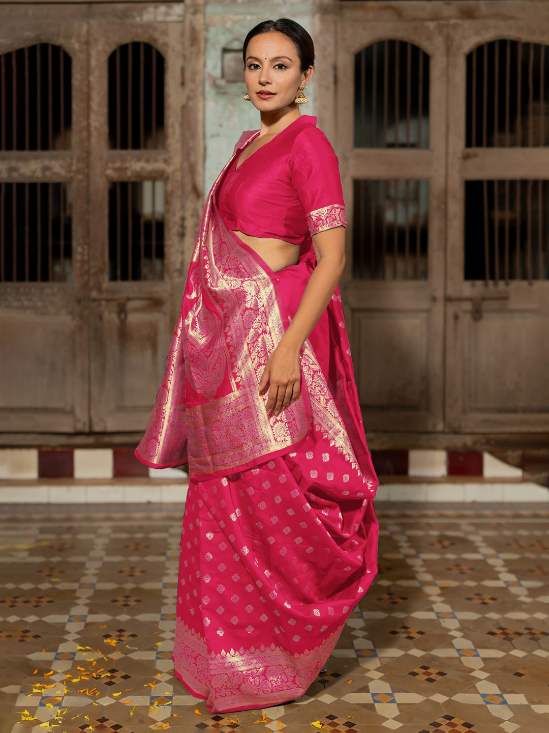 

Subham Woven Design Zari Silk Blend Kanjeevaram Saree, Pink