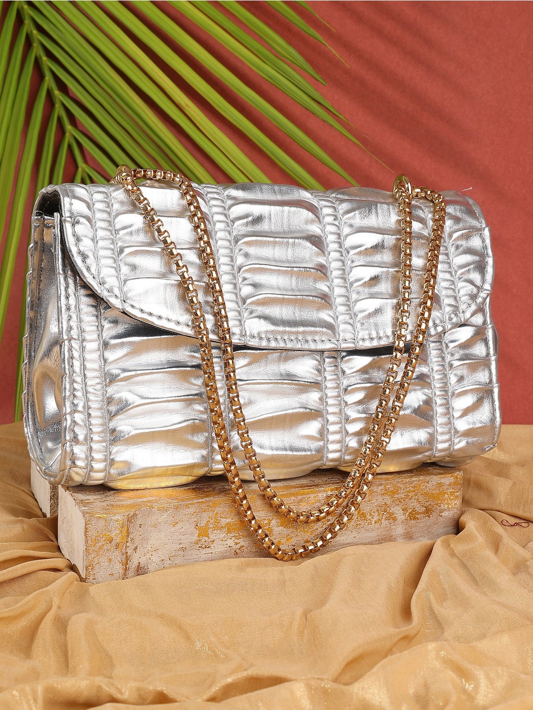 

SAZARA Textured Shoulder Bag, Silver