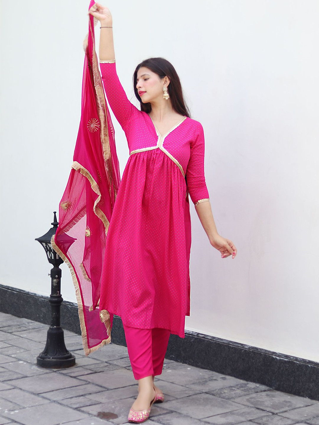 

GoSriKi Women Printed Regular Kurta with Trousers & With Dupatta, Pink