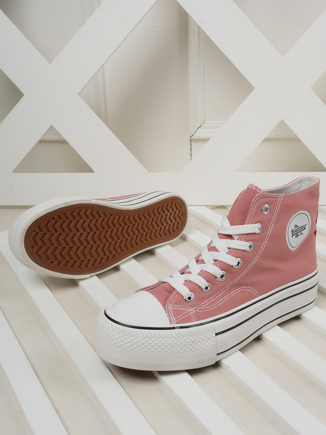 

The Roadster Lifestyle Co Women Casual Sneakers, Pink