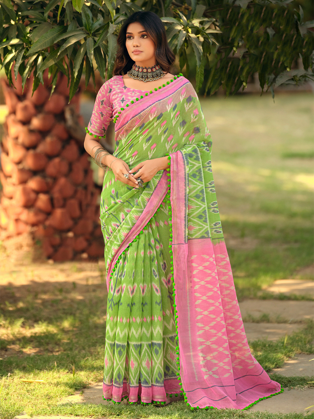 

CHUDIYA Ethnic Motifs Pure Cotton Saree, Green