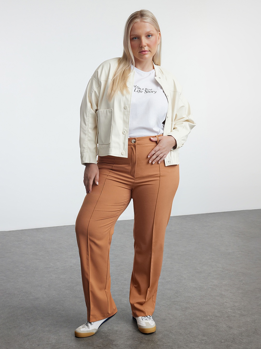 

Trendyol Women Trousers, Na