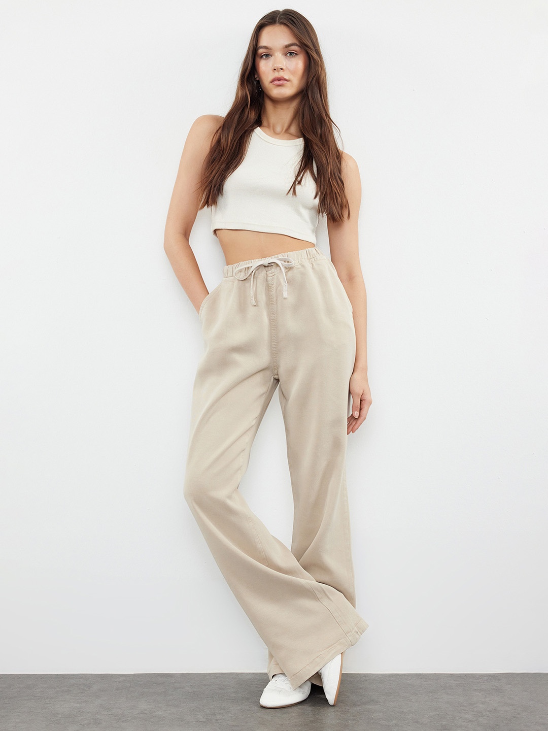 

Trendyol Women Trousers, Na