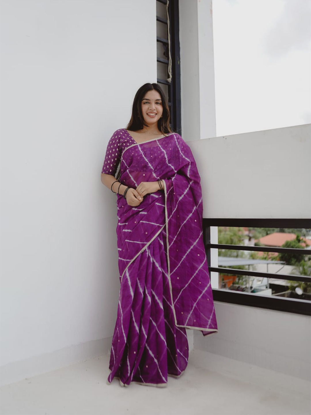 

STAVA CREATION Leheriya Dyed Saree, Purple
