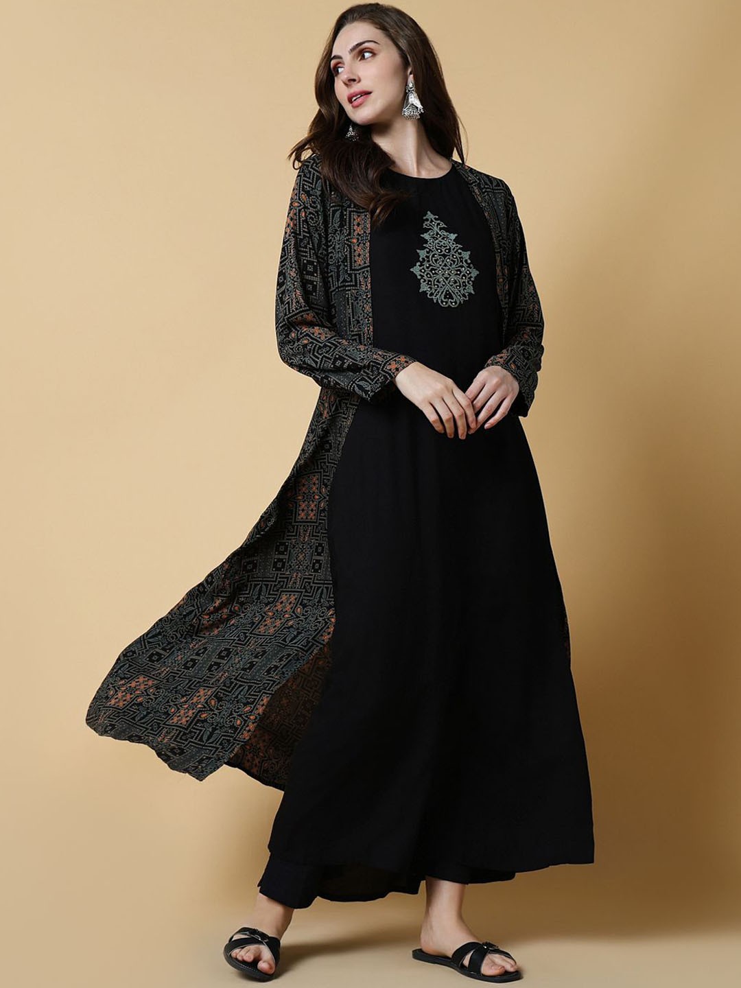 

SHOWOFF Thread Work Indie Prints Cotton A-Line Kurta with Shrug, Black