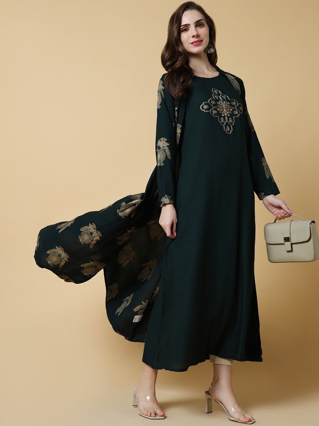 

SHOWOFF Ethnic Motifs Printed Sequinned A-Line Cotton Kurta With Shrug, Green