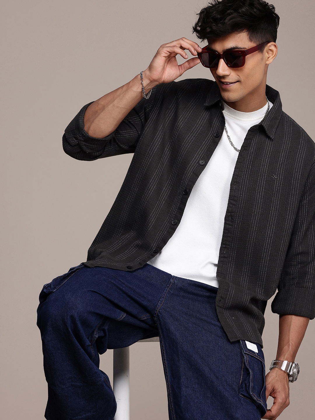 

WROGN Striped Drop-Shoulder Sleeves Comfort Fit Knitted Casual Shirt, Charcoal