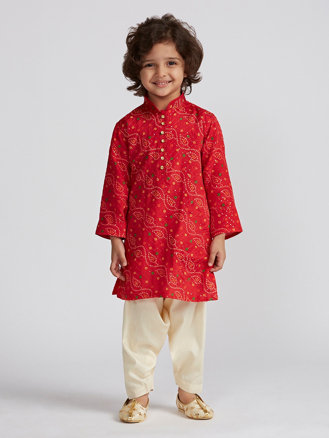 

VASTRAMAY Boys Bandhani Printed Mandarin Collar Regular Kurta With Patiala, Red