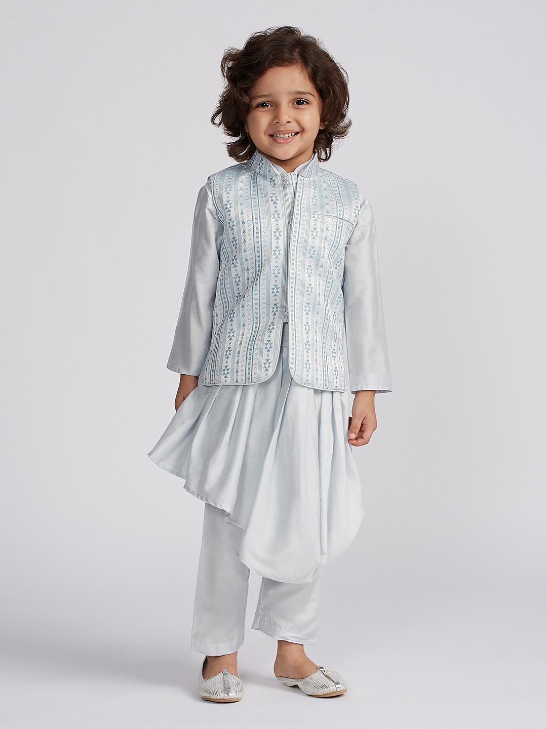 

VASTRAMAY Boys Pleated Kurta With Pyjama And Jacquard Nehru Jacket, Blue