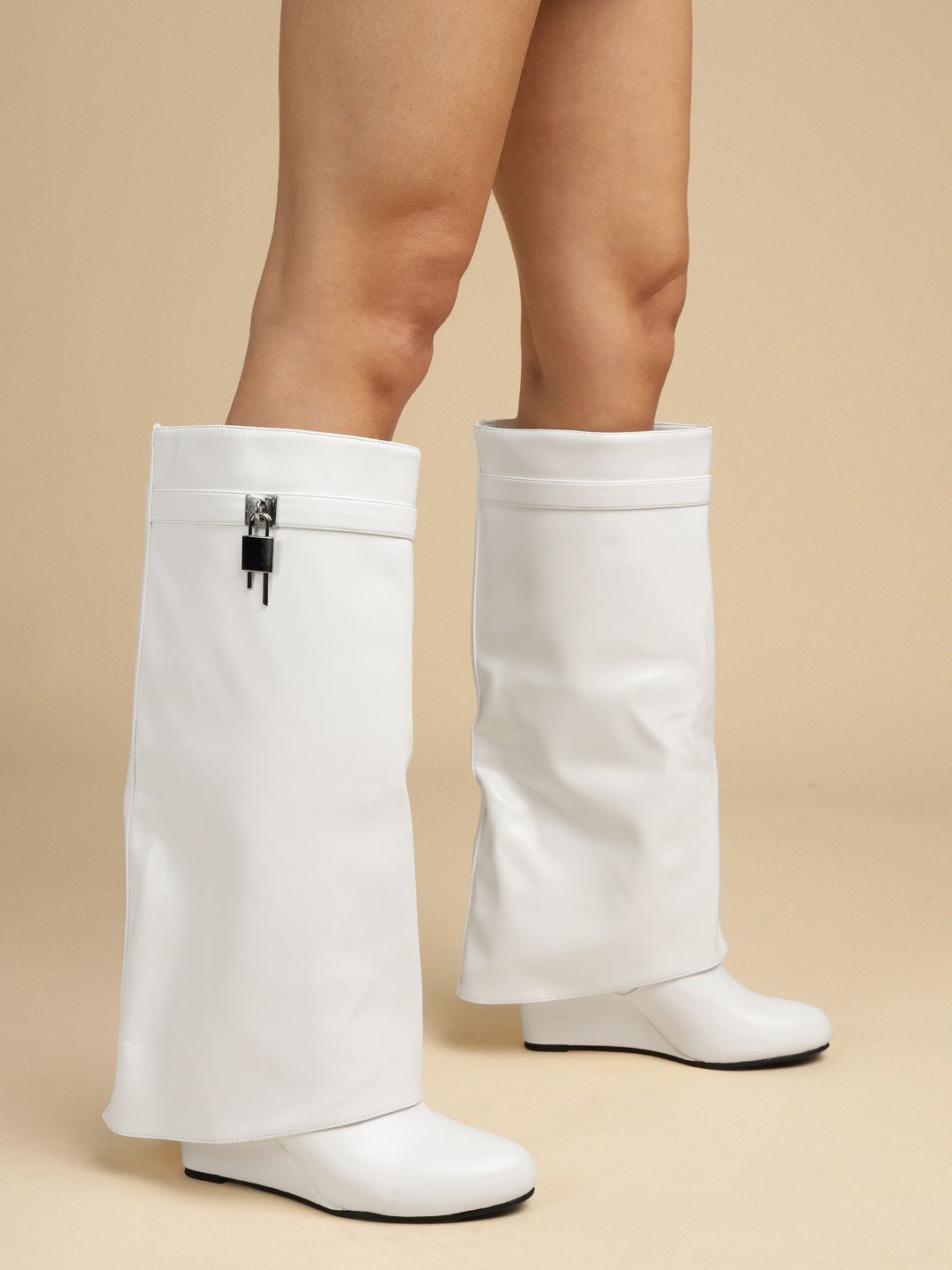 

Truffle Collection Women Casual Knee Winter Boots, White