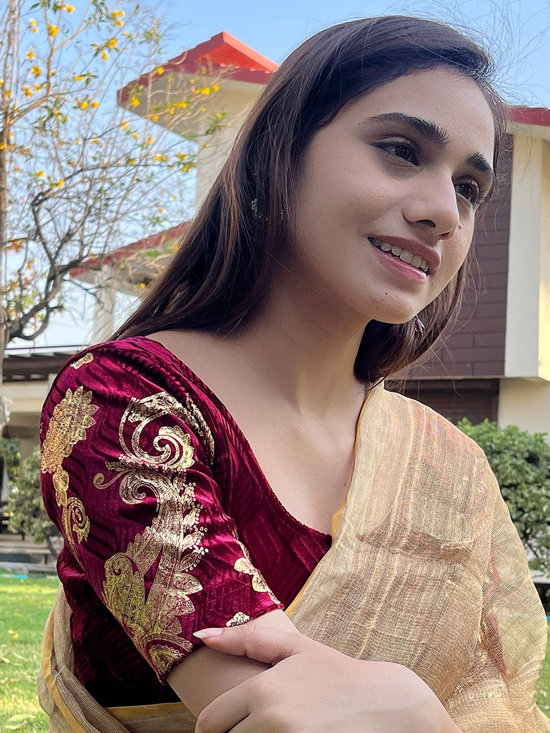 

Bindigasm's Advi Embellished Velvet Saree Blouse, Maroon