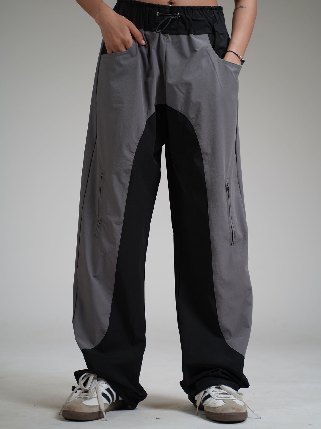 

WHAT THE FLEX Unisex Solid Trousers, Grey