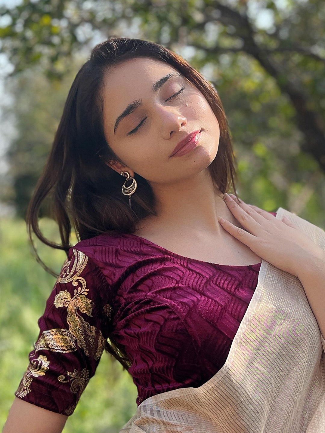 

Bindigasm's Advi Embellished Velvet Saree Blouse, Burgundy