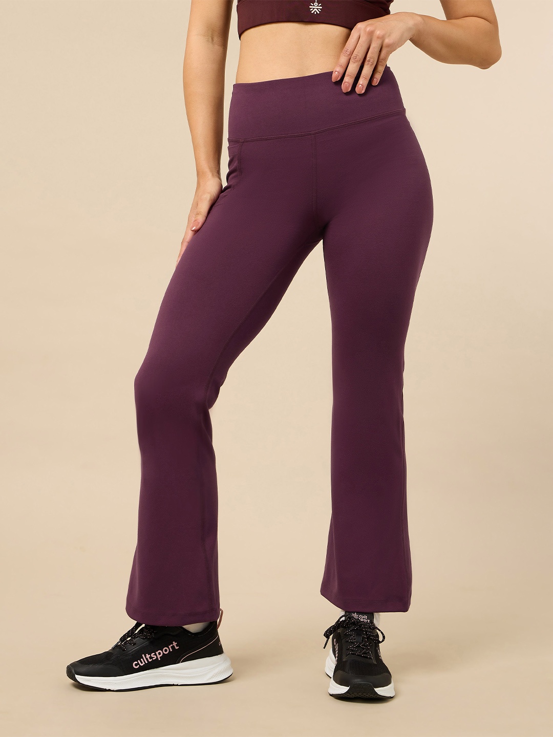 

CULT Women COMFlex Performance Flare Pant, Burgundy