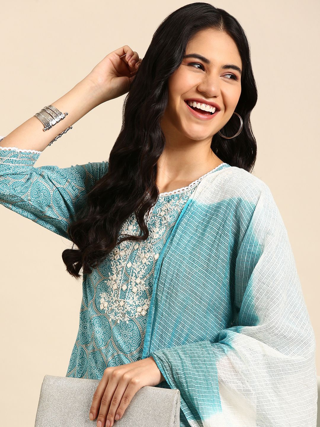 

SHOWOFF Ethnic Motifs Printed Thread Work Straigt Kurta with Trousers & With Dupatta, Blue