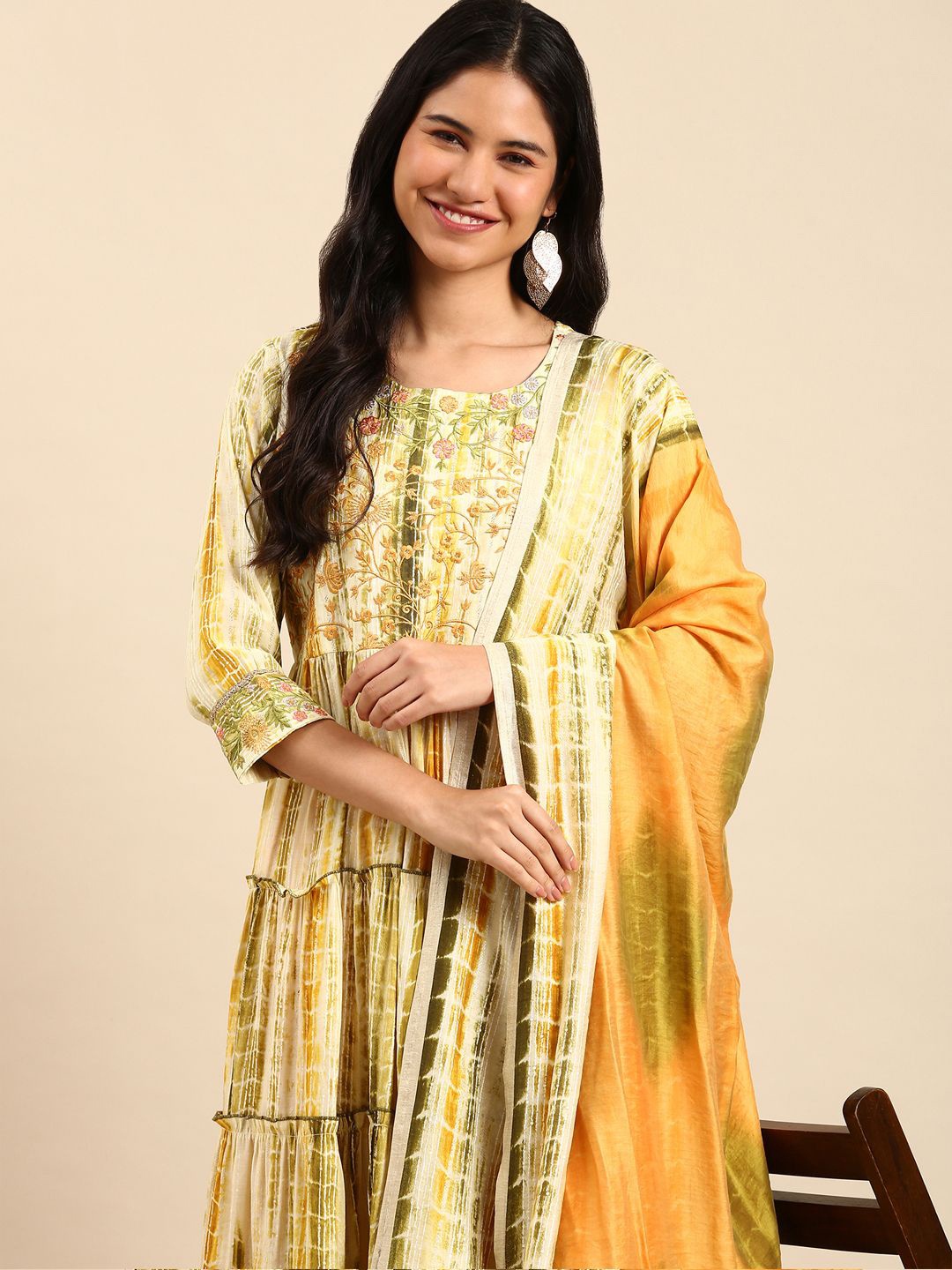 

SHOWOFF Abstract Embroidered Sequinned Chanderi Cotton Kurta With Trousers & Dupatta, Cream