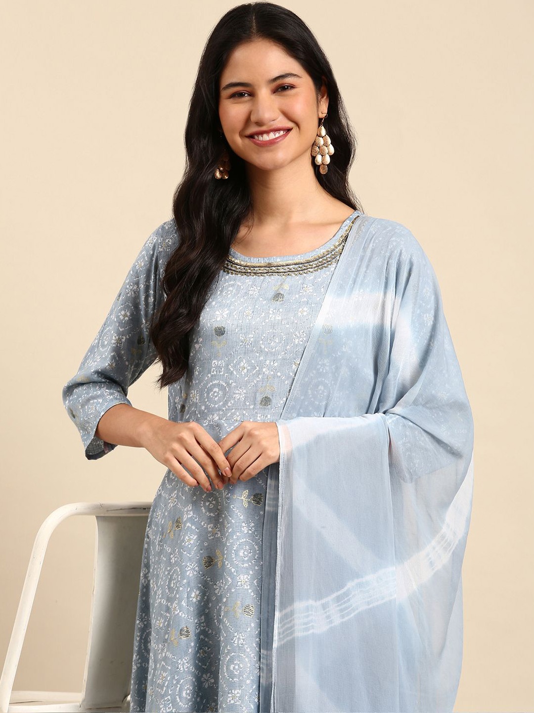 

SHOWOFF Floral Embroidered Beads and Stones A-Line Kurta With Trousers & Dupatta, Blue
