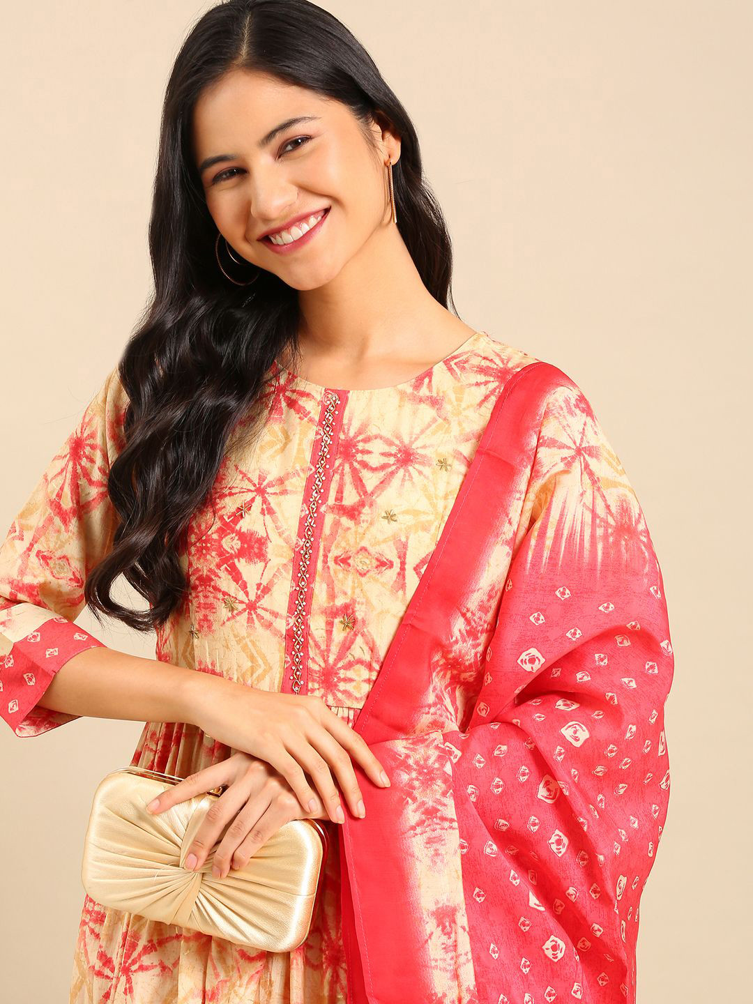 

SHOWOFF Abstract Embroidered Beads And Stones Chanderi Silk Kurta With Trousers & Dupatta, Cream