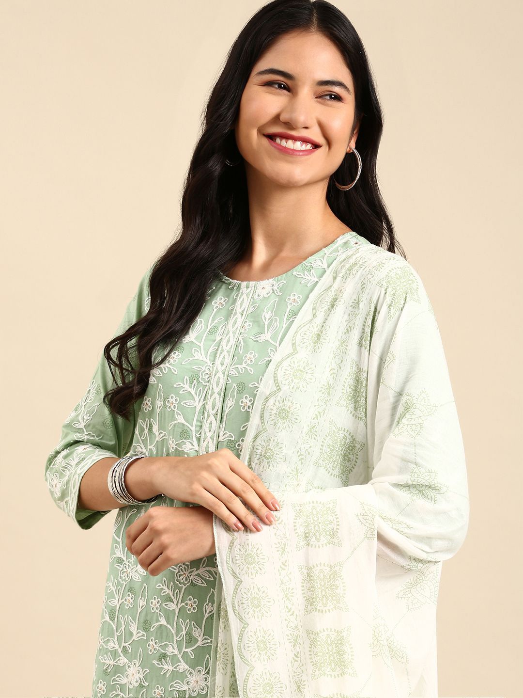 SHOWOFF Floral Embroidered Thread Work Straight Kurta With Trousers & Dupatta, Green
