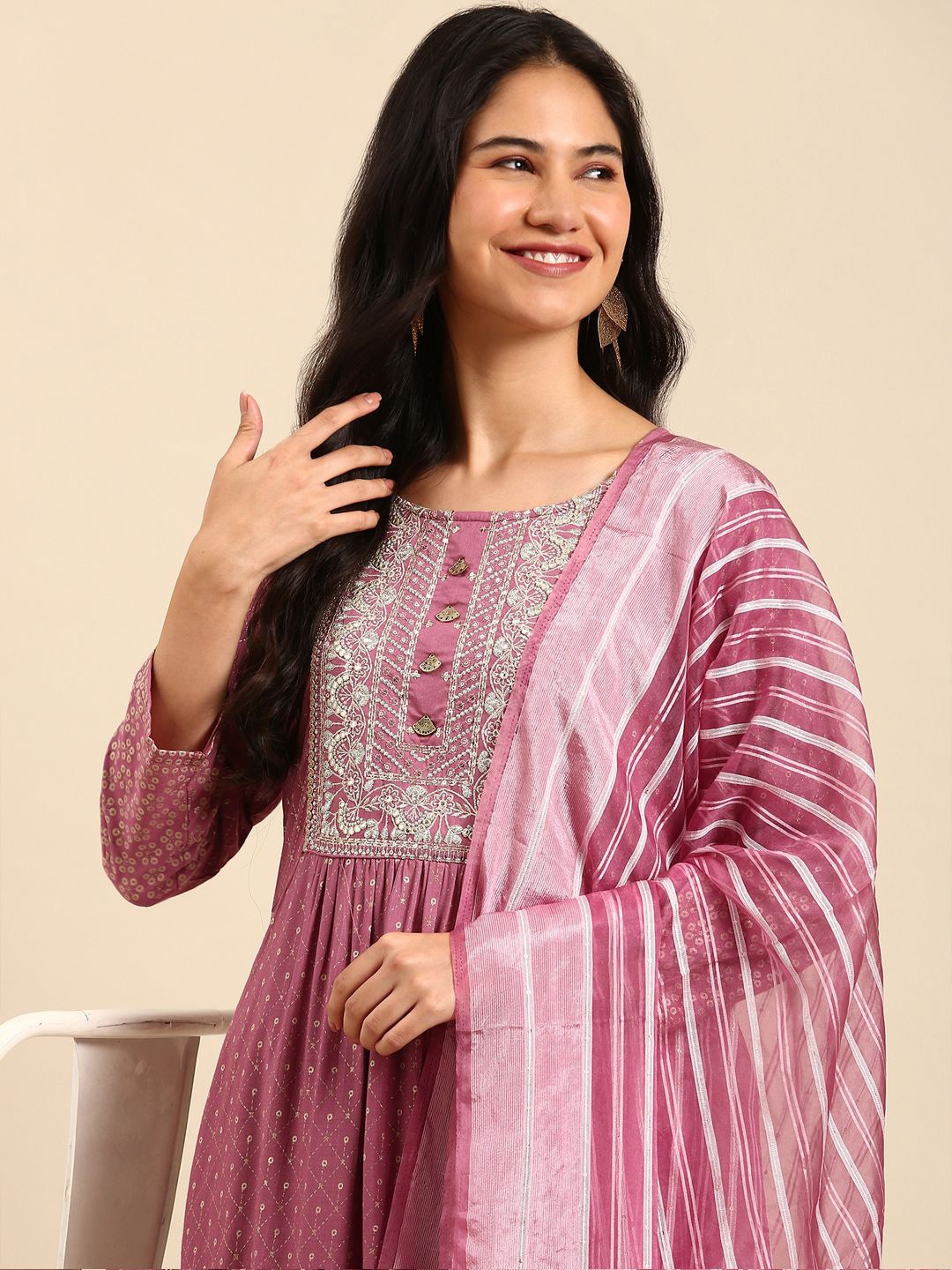 

SHOWOFF Geometric Embroidered Thread Work Straight Kurta With Trousers & Dupatta, Purple