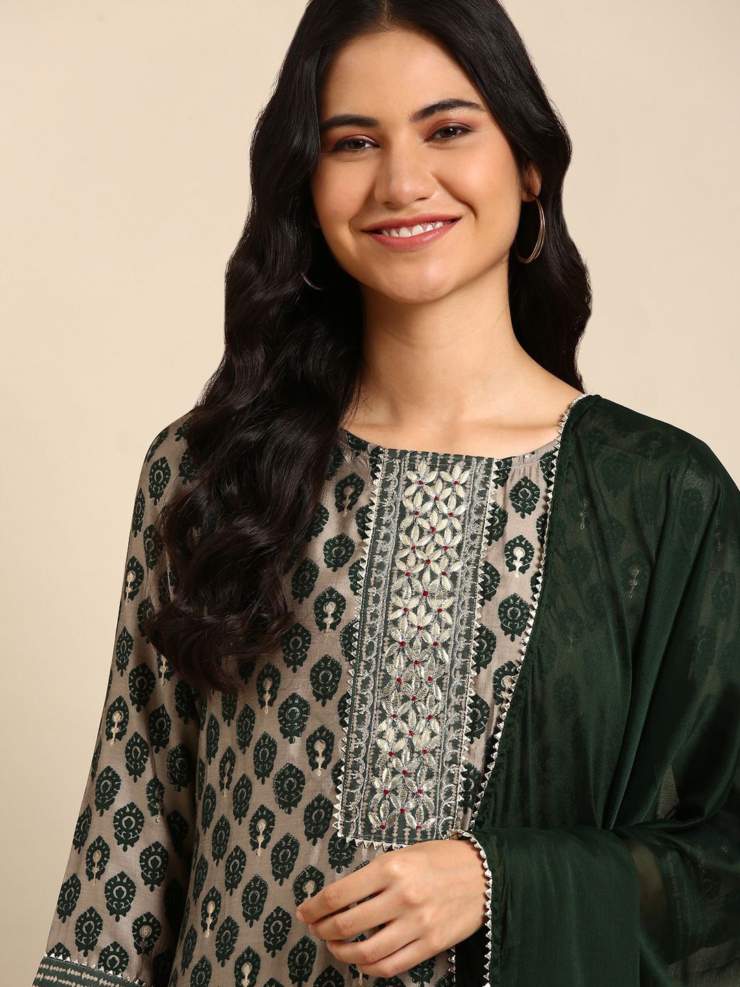 

SHOWOFF Floral Printed Gotta Patti Chanderi Silk Straight Kurta with Trousers & Dupatta, Grey