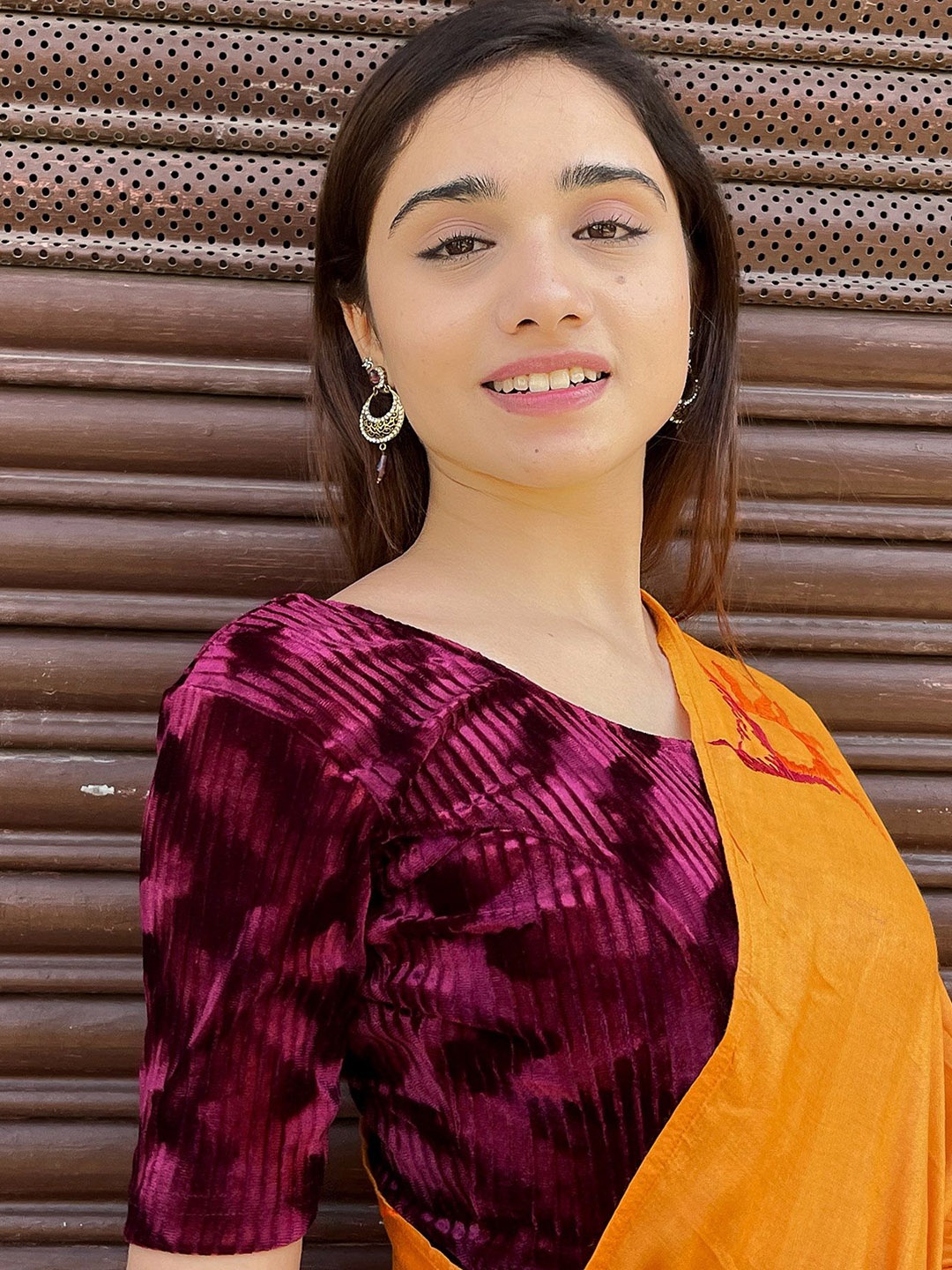 

Bindigasm's Advi Round Neck Velvet Saree Blouse, Burgundy