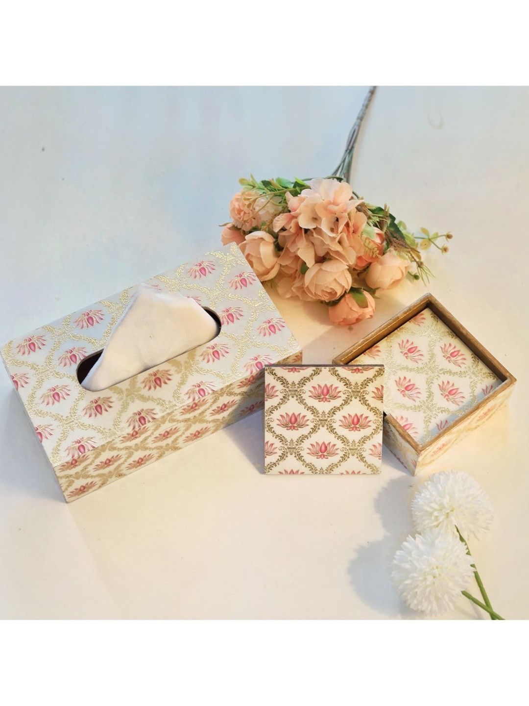 

CasaGold Pink & White 7 Pieces Floral Printed Wooden Coasters With Tissue Holder