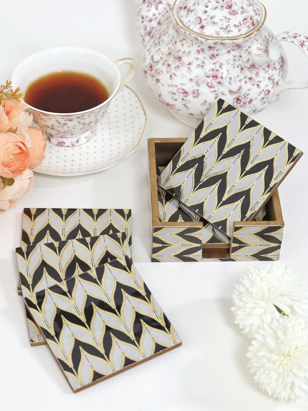 

CasaGold Black & Grey 7 Pieces Geometric Printed Wooden Coasters With Stand