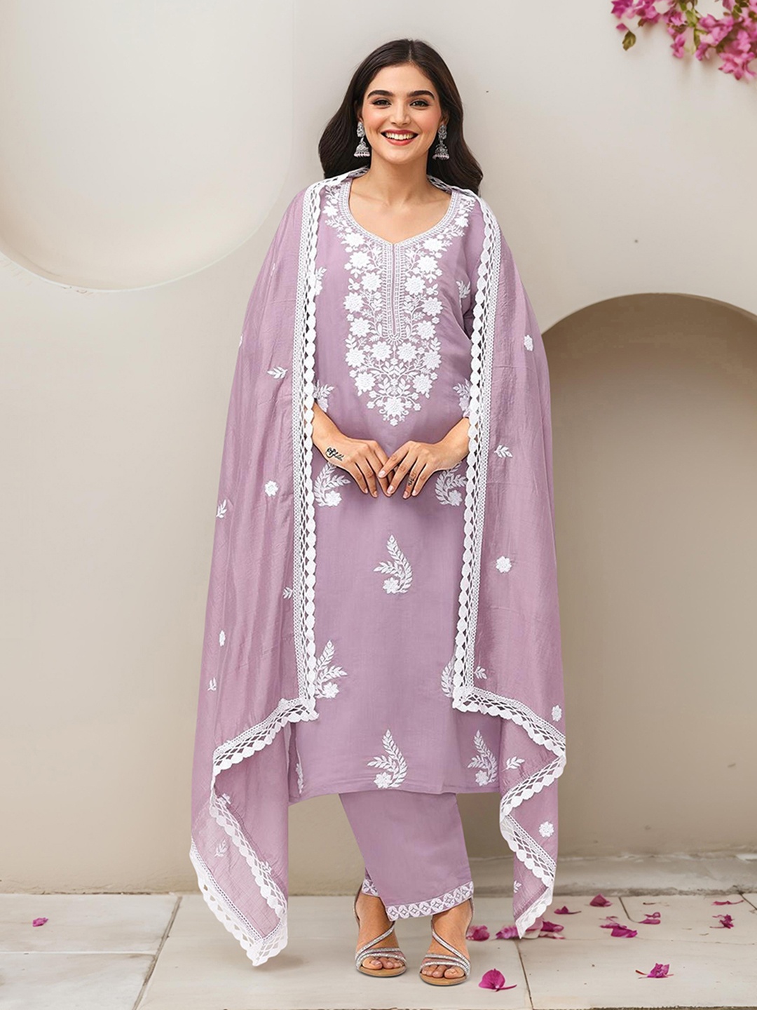 

Ishin Ethic Motifs Embroidered Straight Thread Work Kurta with Trousers & Dupatta, Lavender