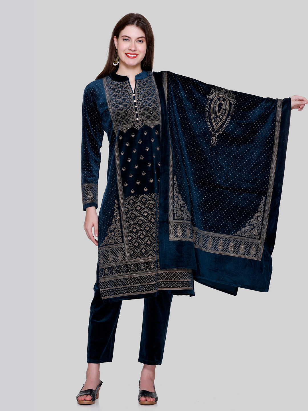 

Pampara Floral Printed Pure Wool Kurta with Trousers & Dupatta, Navy blue