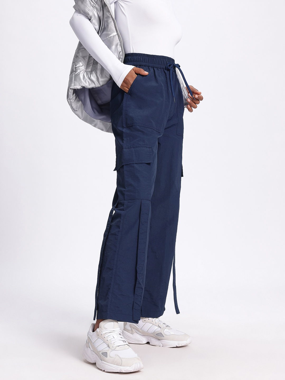 

DressBerry Women Elevated Essential Cargo Trousers, Navy blue