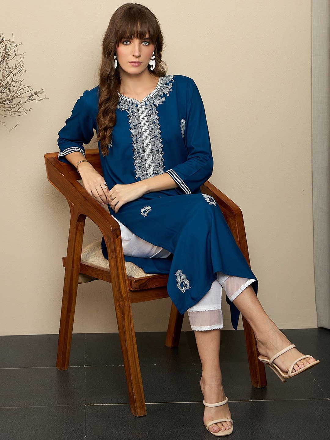 

Indo Era Ethnic Motifs Embroidered Straight Kurta, Teal