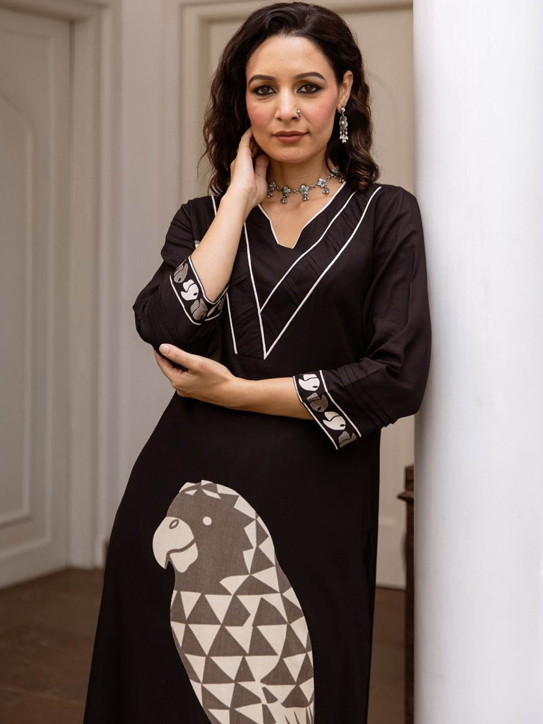 

Indo Era Quirky Printed Straight Kurta With Trousers, Black