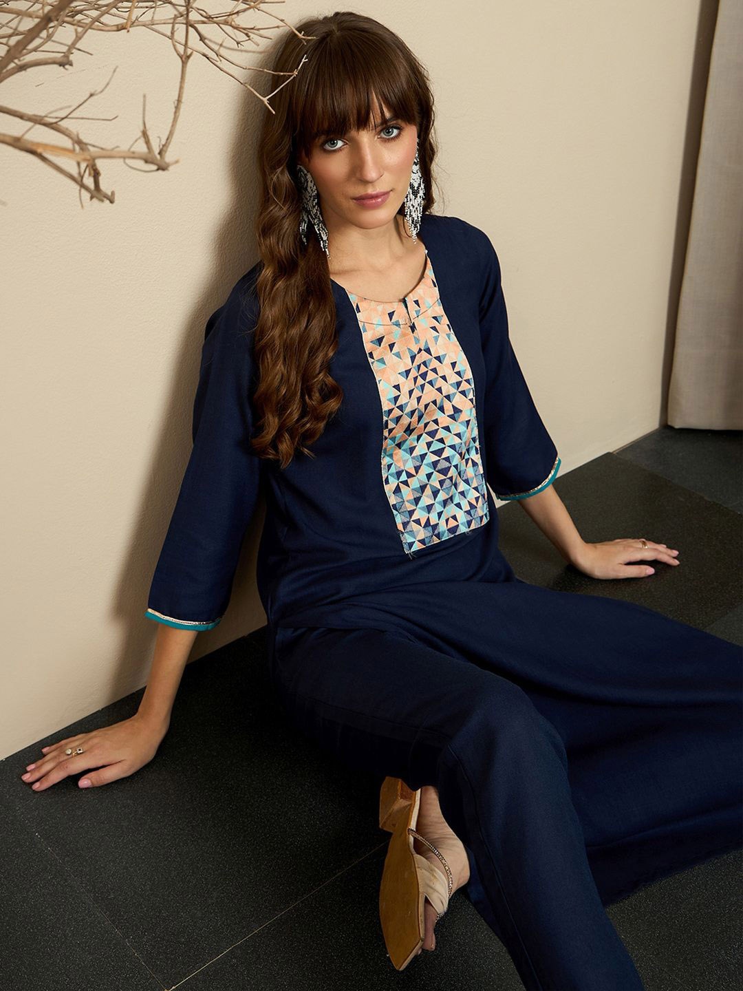 

Indo Era Floral Yoke Design Straight Kurta With Palazzos, Navy blue
