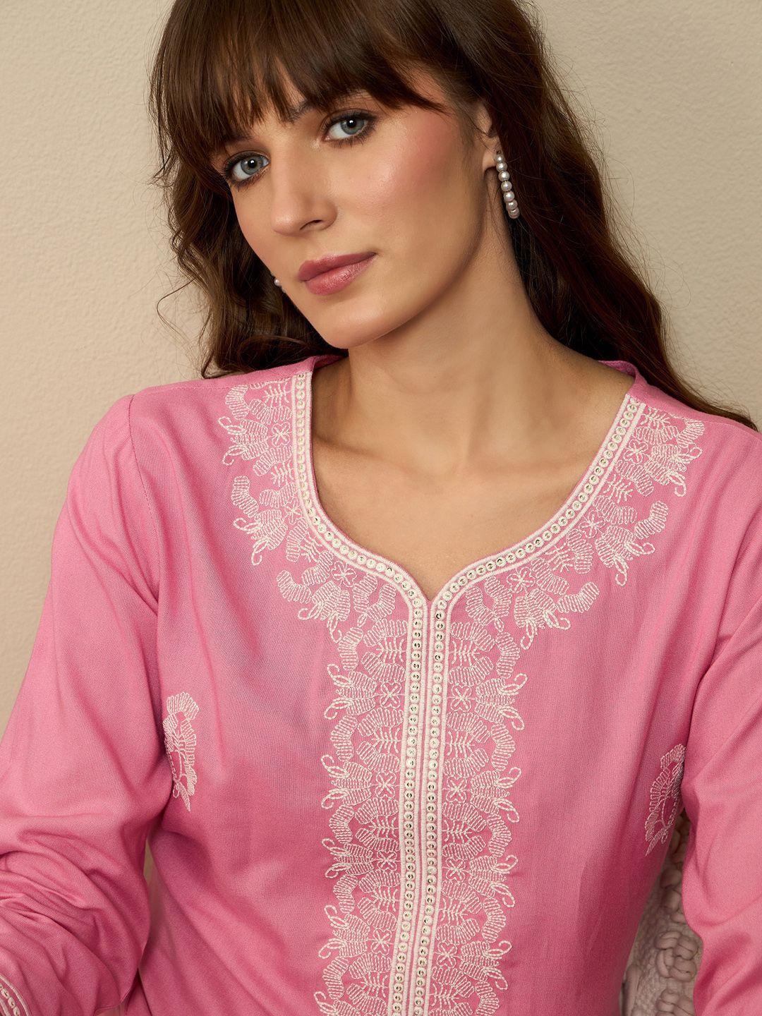 

Indo Era Ethnic Motifs Embroidered Round Neck Thread Work Straight Kurta, Pink