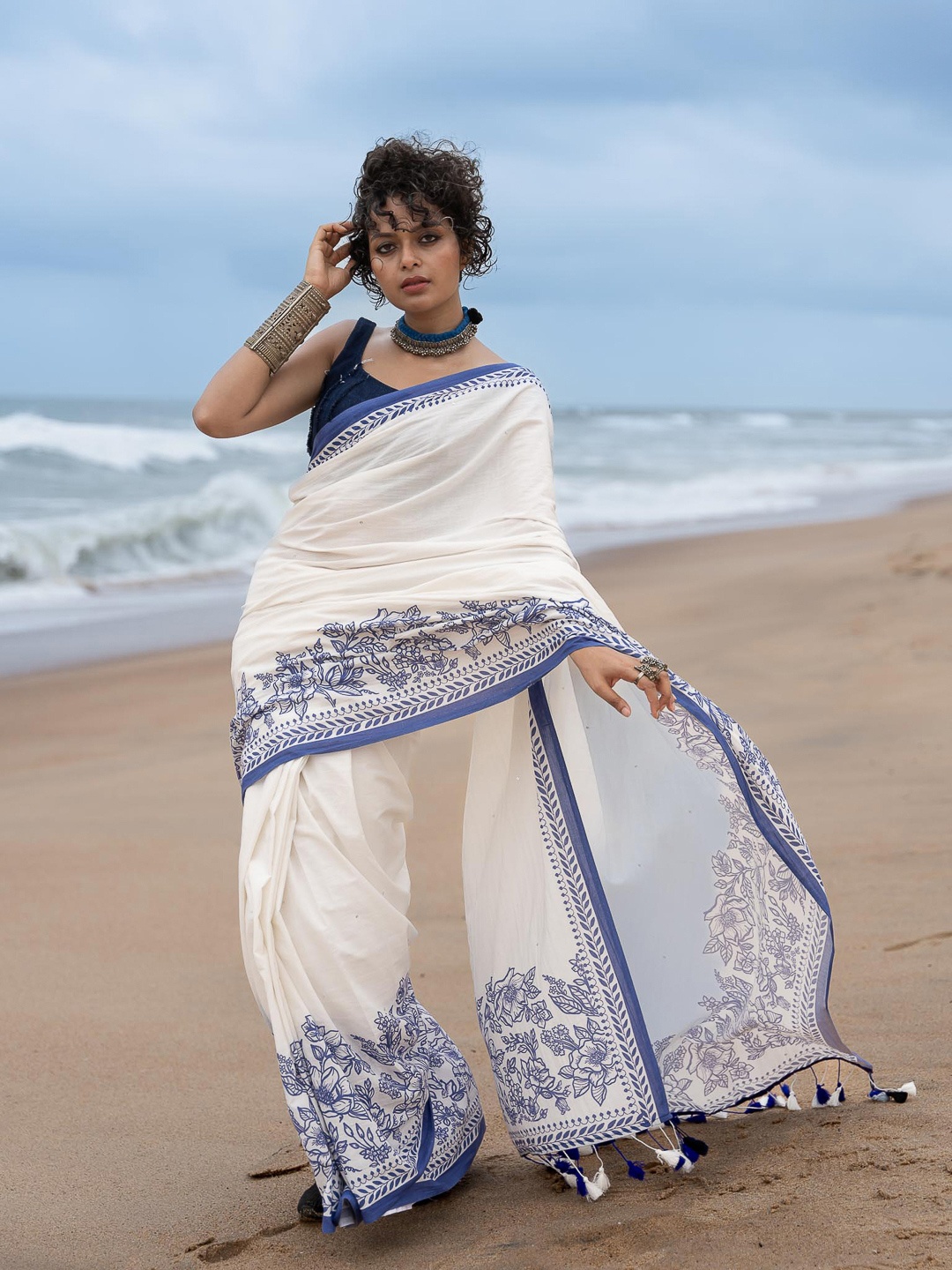 

Suta Floral Printed Pure Cotton Saree, White