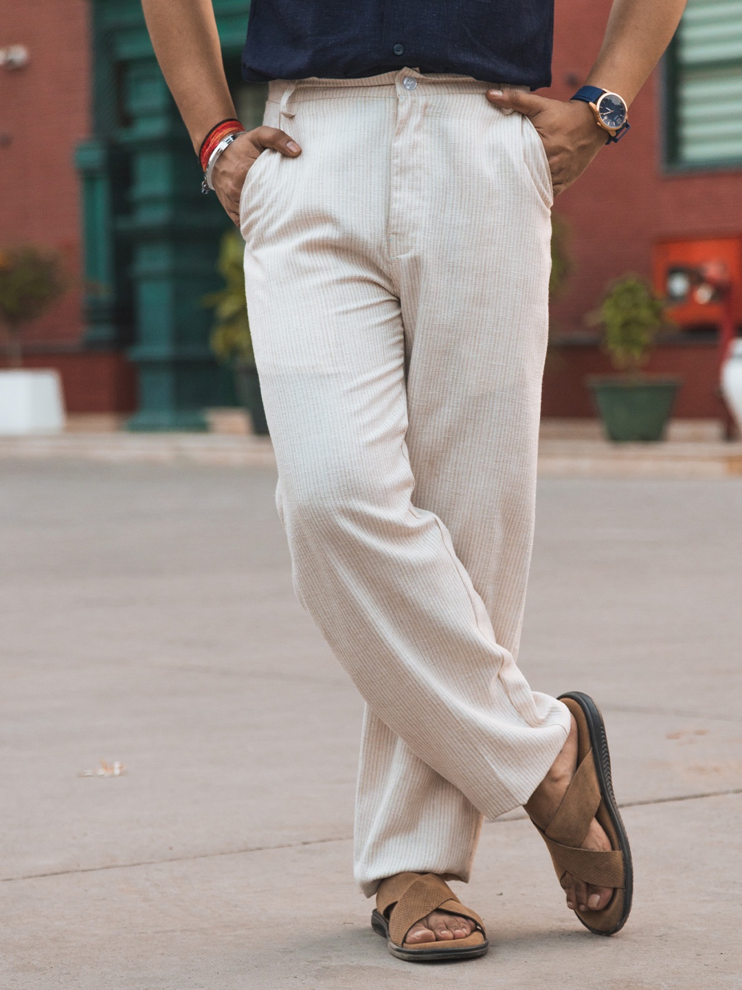 

JAVINISHKA Men Textured Relaxed Straight Leg Straight Fit Easy Wash Regular Trouser, Beige