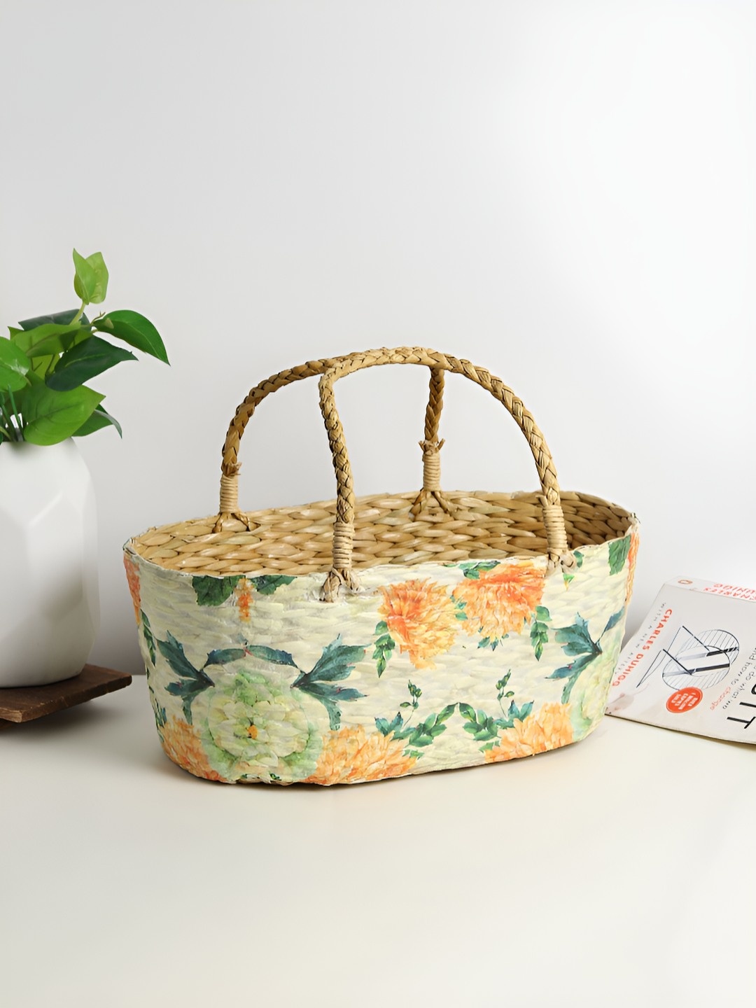 

HABERE INDIA Beige & White Floral Printed Seagrass Fruit And Vegetable Basket
