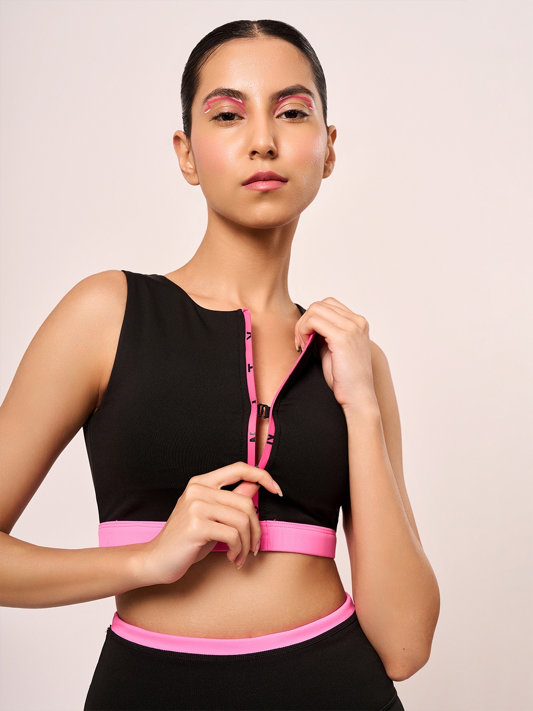 Sanity Women High Support & Front Zipper Sports Bra with Line Details, Black